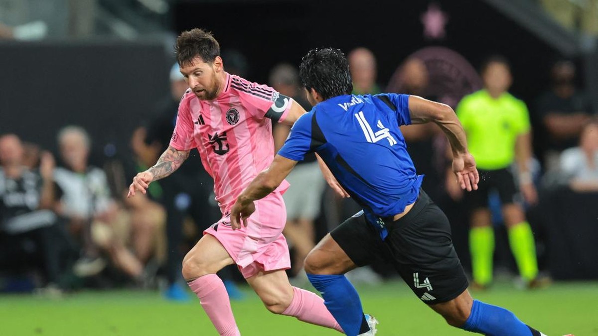 Aug 29, 2026; Miami, Florida, USA; Inter Miami CF forward Lionel Messi (10) dribbles the ball against CF Montreal defender Brayan Vera (4) during the first half at NU Stadium. Mandatory Credit: Sam Navarro-Imagn Images