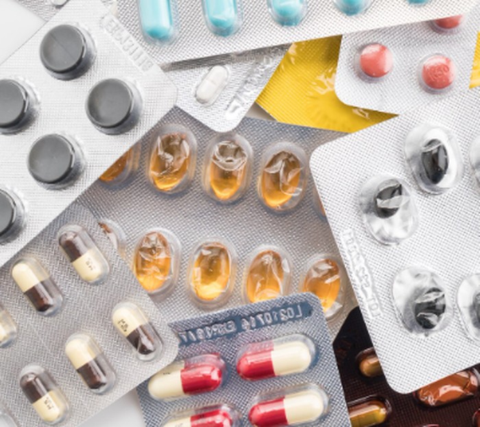 Obat-obatan umumnya perlu disimpan pada suhu tertentu agar kualitasnya tetap terjaga. Meninggalkannya di dalam mobil yang panas dapat membuat obat menjadi kurang efektif./ Foto: magnific.com/topntp26