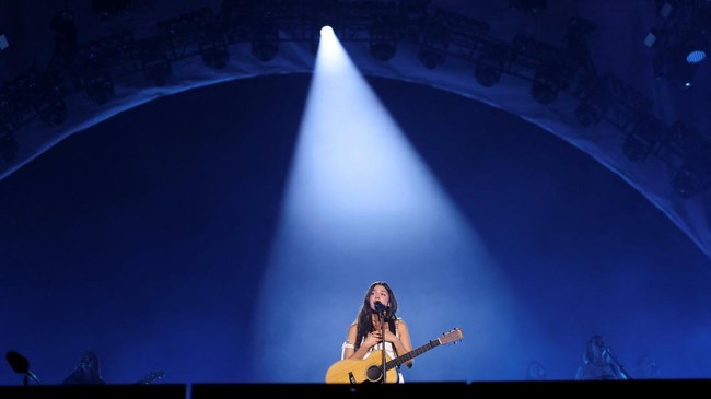 Olivia Rodrigo galang dana US$10 juta (Rp177 miliar) untuk dukung perempuan melalui festival musik Daisy Chain Fields di California, Sabtu (29/8).
