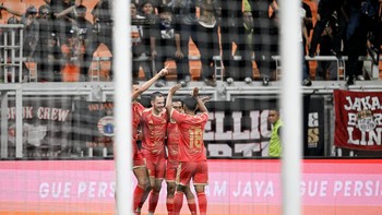 Persija meraih kemenangan penting 4-0 atas Brisbane Roar dalam laga pramusim setelah menggelar peluncuran tim di Jakarta International Stadium (JIS).