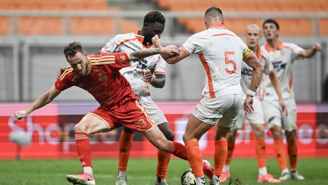 Persija meraih kemenangan penting 4-0 atas Brisbane Roar dalam laga pramusim setelah menggelar peluncuran tim di Jakarta International Stadium (JIS).