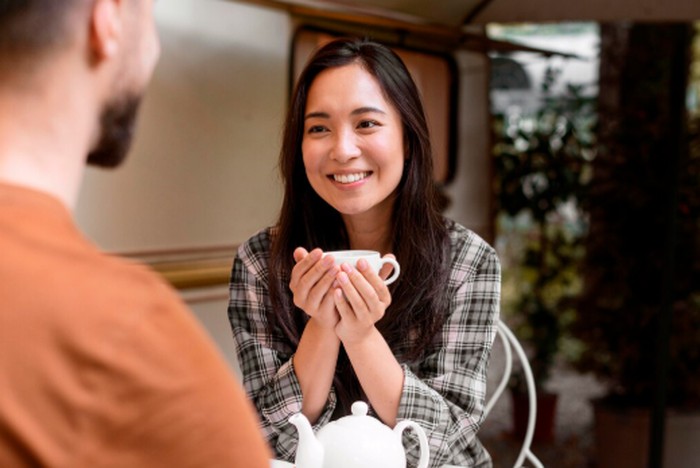Pisces memiliki banyak karakter yang sering dikaitkan dengan kepribadian beta, seperti empati, intuisi, dan kepedulian terhadap orang lain. Mereka lebih menyukai kedamaian daripada persaingan dan agresivitas./ Foto: magnific.com
