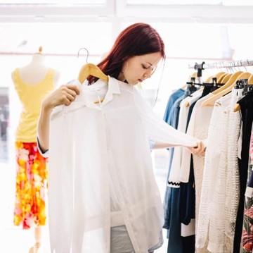 5 Fashion Items Timeless yang Bikin Hemat, Jangan Asal Beli yang Lagi Tren!