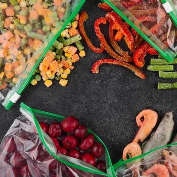 5 Makanan yang Sebaiknya Tidak Disimpan dengan Kemasan Plastik Wrap agar Lebih Tahan Lama