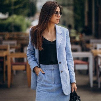7 Kepribadian Orang yang Suka Warna Biru, Tetap Tenang Meski di Bawah Tekanan!