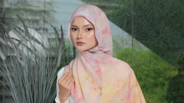 5 Cara Mencuci dan Merawat Hijab Pashmina Viscose agar Tetap Awet, Jangan Asal Kucek!