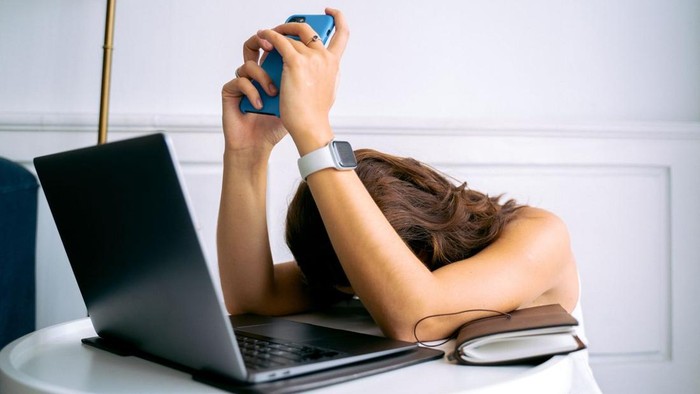 Lagi Cepat Lelah dan Nggak Semangat? Yuk, Coba 5 Cara Mengatasi Burnout Ini
