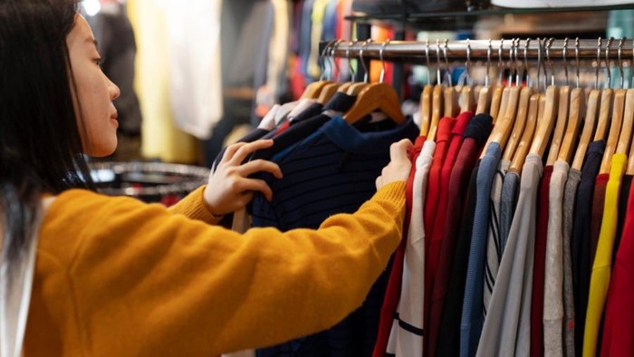 7 Cara Menghindari Terkena Kutu pada Pakaian Thrifting, Jangan Langsung Dipakai!