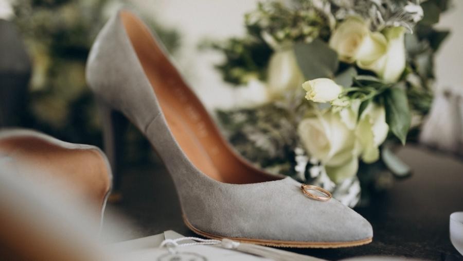 Cara Merawat Sepatu Velvet Agar Tetap Bersih&comma; Lembut&comma; dan Awet&sol; Foto&colon; magnific&period;com&sol;senivpetro