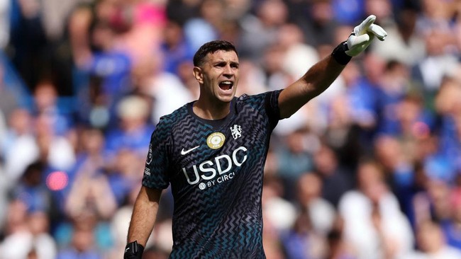 Soccer Football - Premier League - Chelsea v Brighton & Hove Albion - Stamford Bridge, London, Britain - August 30, 2026 Chelsea's Emiliano Martinez reacts REUTERS/David Klein