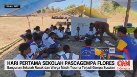 Hari Pertama Sekolah Pascagempa Flores