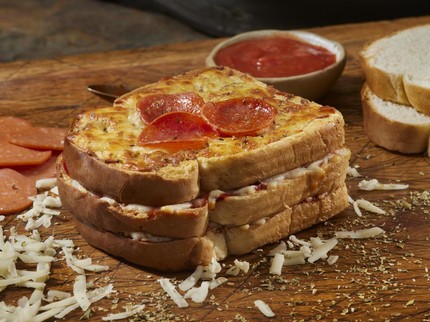 Cara Membuat Pizza Teflon Roti Tawar, Enak dan Anti Gagal