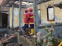 Diduga Ulah ODGJ Merokok, Rumah Warga Klungkung Hangus Terbakar