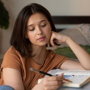 5 Kebiasaan yang Diam-diam Membuat Hari Terasa Lebih Singkat