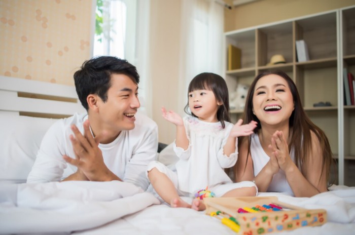 Tanggal 24 dikaitkan dengan Venus, planet yang melambangkan cinta, hubungan, keindahan, seni, dan keharmonisan. Karakter ini membuat mereka dipercaya menjadi orang tua yang kreatif, penuh kasih, dan gemar menciptakan suasana rumah yang menyenangkan./ Foto: magnific.com/jcomp