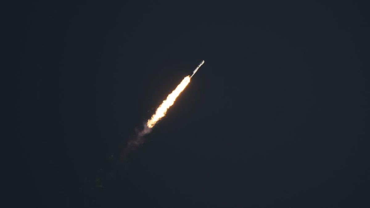 Ukraina Sebut Koneksi Satelit SpaceX Stabil di Kecepatan 400 Km/Jam