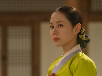 Setelah sekian lama, aktris Korea Son Ye Jin akan comeback di layar kaca melalui drama Korea berjudul 'The Scandal'./ Foto: Netflix