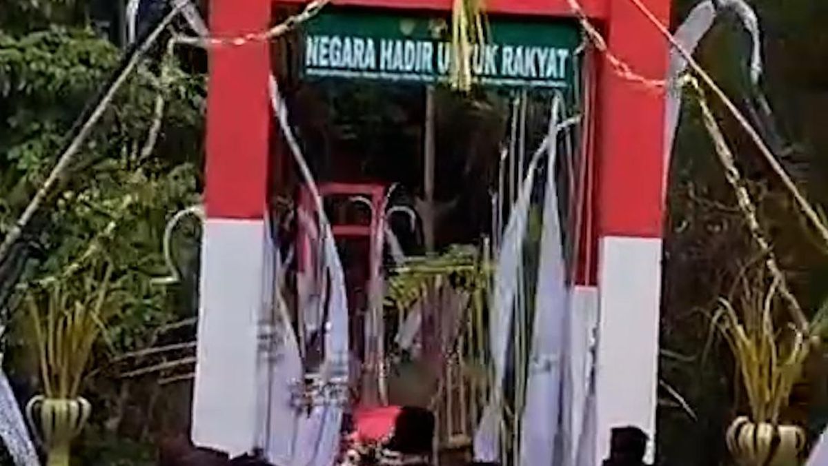 Detik-detik Jembatan Merah Putih Pangandaran Ambruk saat Bupati Lewat