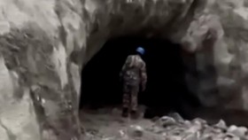 thumbnail video pekerja di terowongan nepal