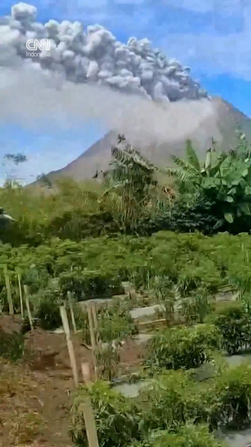 thumbnail video gunung sinabung erupsi