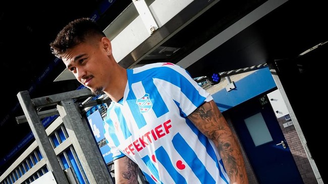 Bek Timnas Indonesia Mees Hilgers resmi gabung SC Heerenveen dari FC Twente. (Dok. SC Heerenveen)