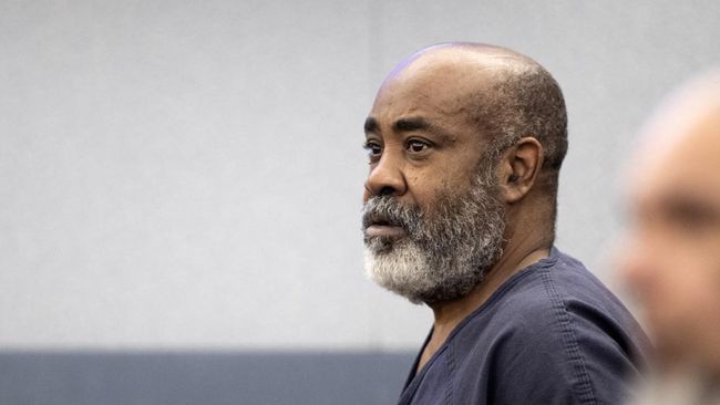 LAS VEGAS, NV - NOVEMBER 7: Duane Keith "Keffe D" Davis looks on as he appears in Clark County District Court November 7, 2023, in Las Vegas, Nevada. Davis was arrested in September and has pleaded not guilty to murder in the 1996 killing of rapper T