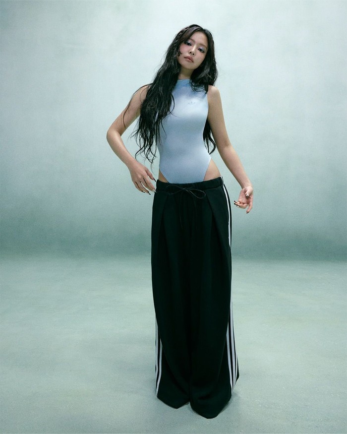 Gegerkan BLINK, nama panggilan khusus untuk para penggemar BLACKPINK, akun Instagram resmi adidas Originals dan adidas Originals Korea menampilkan sebuah video singkat yang menampilkan Jennie pada 17 Agustus 2026 lalu./ Foto: instagram.com/adidasoriginals