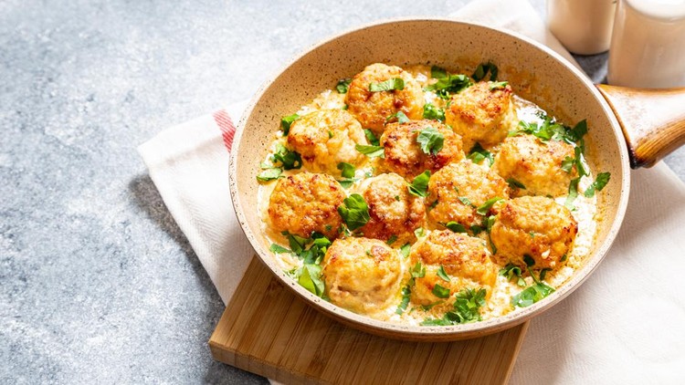Ilustrasi chicken meatballs
