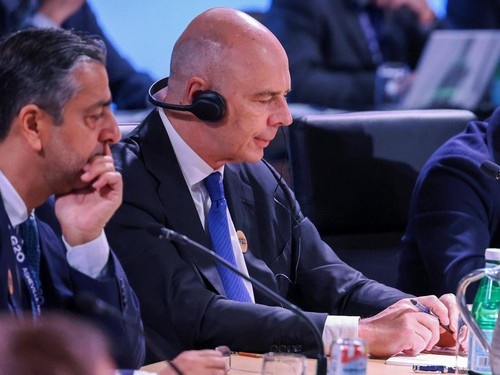 Menkeu Rusia Anton Siluanov muncul secara langsung dalam pertemuan para menteri keuangan dan gubernur bank sentral G20 di Asheville, AS, pada Senin.