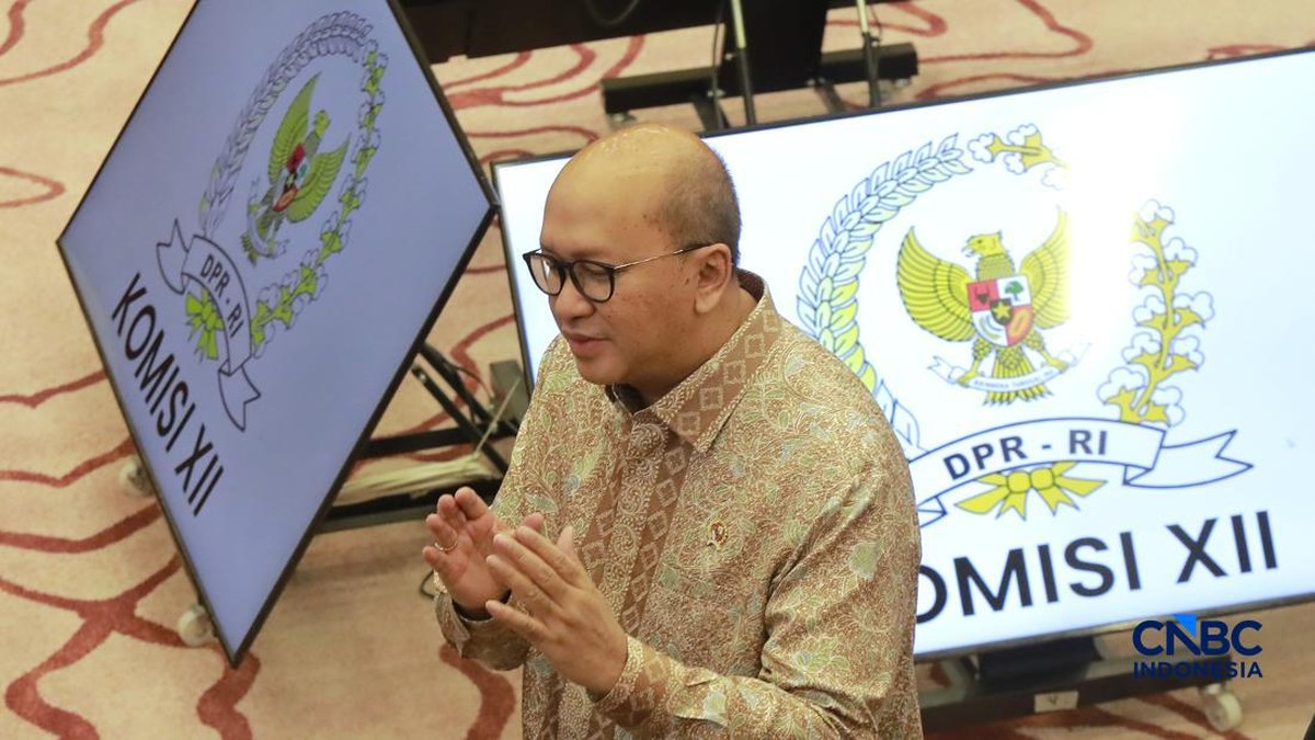 Rosan Ungkap Target Investasi Tahun 2027 Tembus Rp2.322 Triliun