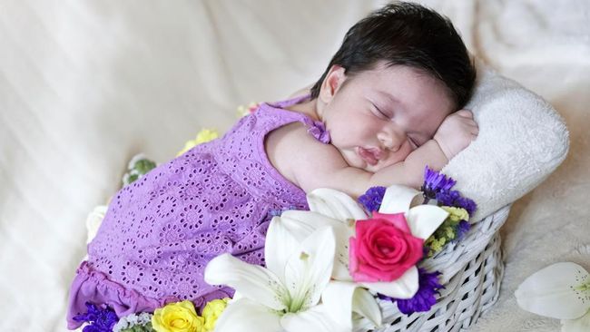 150 Nama Bayi Terinspirasi Lily dan Artinya untuk Anak Laki-laki dan Perempuan