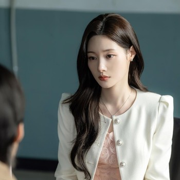 Intip Penampilan Jung Chae Yeon sebagai Cameo di Drakor Flex X Cop 2