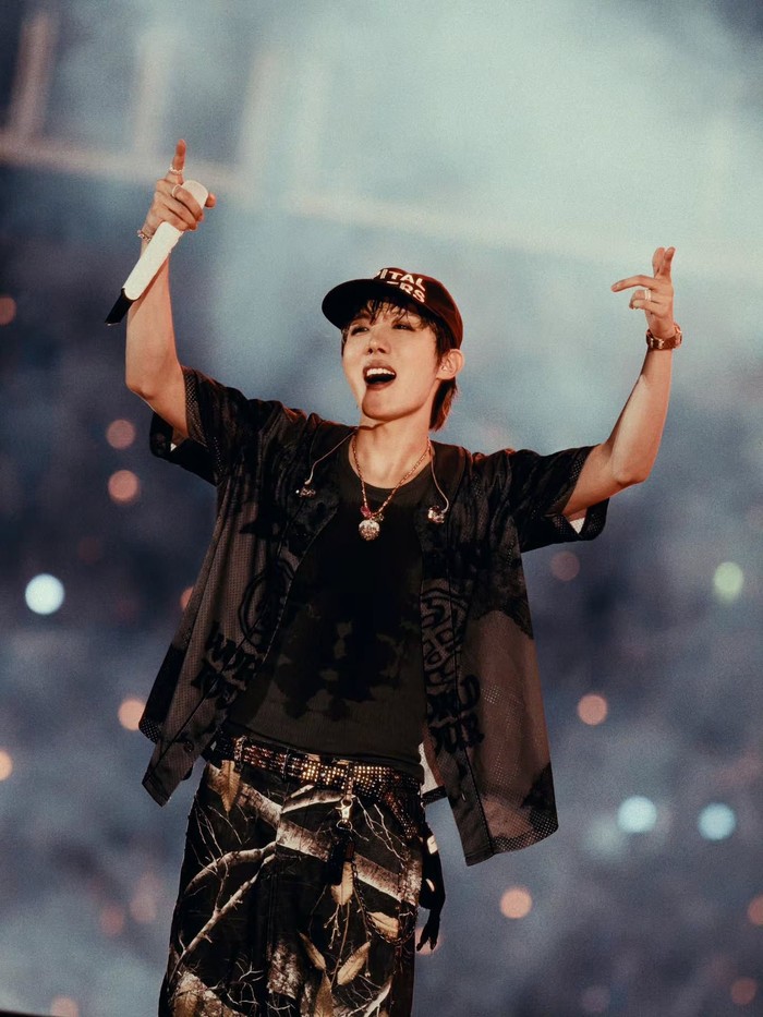 Rangkaian world tour di Amerika Serikat tersebut pun tak berhenti di situ karena masih akan berlanjut ke Los Angeles. Tak main-main, grup K-Pop beranggotakan tujuh orang satu ini akan tampil pada 1-2 dan 5-6 September 2026. / Foto: instagram.com/uarmyhope