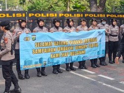 Polisi Layani Humanis Petani Tebu Demo di Monas dan Jaga Aktivitas Warga Lain