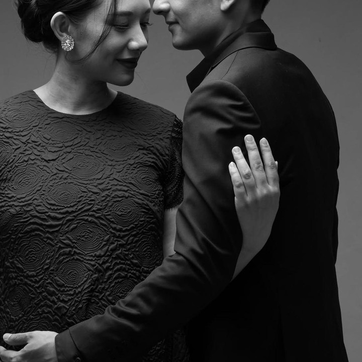 <p>Tak hanya itu, momen kebersamaan keduanya di maternity shoot juga memancarkan rasa bahagia jelang status baru mereka sebagai orang tua. (Foto: Instagram @rharyantoracing)</p>