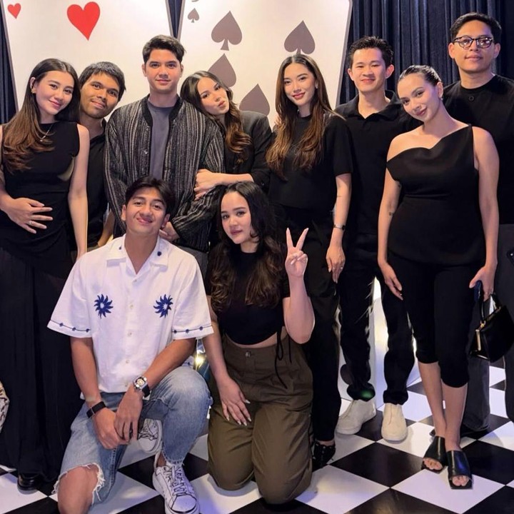 <p>Perayaan hari kelahirannya terasa semakin spesial lantaran Al menghabiskan momen tersebut bersama keluarga dan teman-teman. Kehangatan mereka pun turut mewarnai perayaan sederhana di hari istimewanya.&nbsp;(Foto: Instagram @alyssadaguise)</p>
