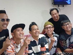 Sumber Cuan Baru, Yadi Sembako Cs Bikin Boyband Komedi