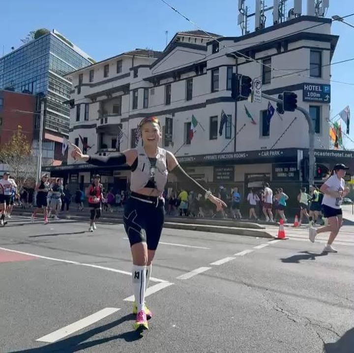 <p>Acha Septriasa kembali mencuri perhatian publik lewat momen manis bersama putri semata wayangnya, Bridgia Kalina Kharisma, saat mengikuti Sydney Marathon, Bunda. (Foto: Instagram @septriasaacha)</p>