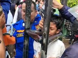Bocah SD di Tulungagung Mainan Tiang Ring Basket hingga Kepala Terjepit