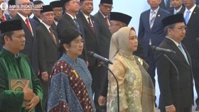 Destry Damayanti resmi menjabat sebagai Gubernur Bank Indonesia (BI) periode 2026-2031 setelah mengucapkan sumpah jabatan di Mahkamah Agung (MA), Jakarta Pusat, Rabu (2/9).Destry dilantik bersama Aida S. Budiman sebagai Deputi Gubernur Senior BI dan