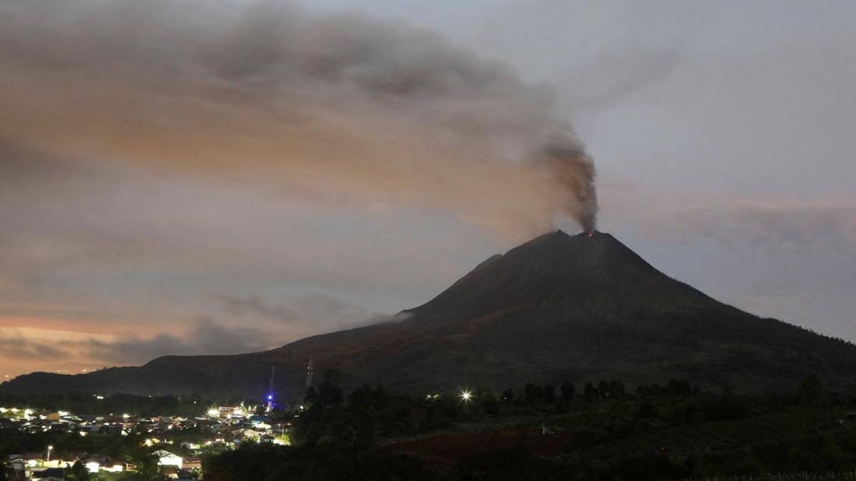 Sinabung Tetap Siaga III, Warga Diminta Waspadai Lahar Saat Hujan