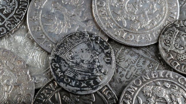 Ancient coins of the Polish King .A hoard of medieval European gold and silver coins.Numismatics.Collection of old coins.Antikvariat.