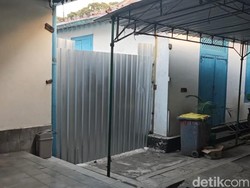 Sejumlah Akses Kubu PB XIV Purbaya Menuju Pelataran Tertutup Seng