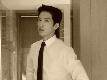 Akhir-akhir ini, nama sang aktor tengah viral berkat penampilannya dalam serial drama China romantis berjudul The Early Spring di mana ia beradu akting dengan aktris Sun Qian./ Foto: instagram.com/jingxiaoxiansheng