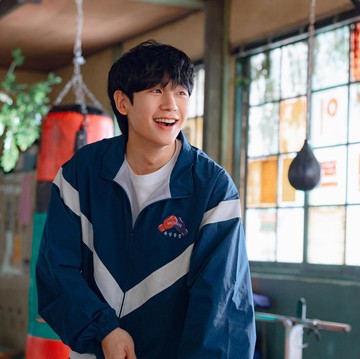 6 Rekomendasi Drakor yang Dibintangi Jung Hae In Selain Our Sticky Love