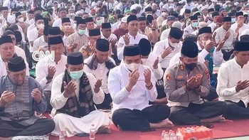 Karhutla Meluas, Ratusan Warga Kalimantan Gelar Salat Istisqa