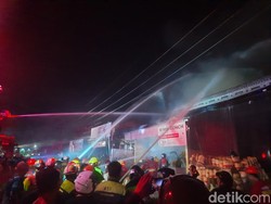 Kebakaran Bangunan di Samarinda, 4 Orang Sempat Terjebak