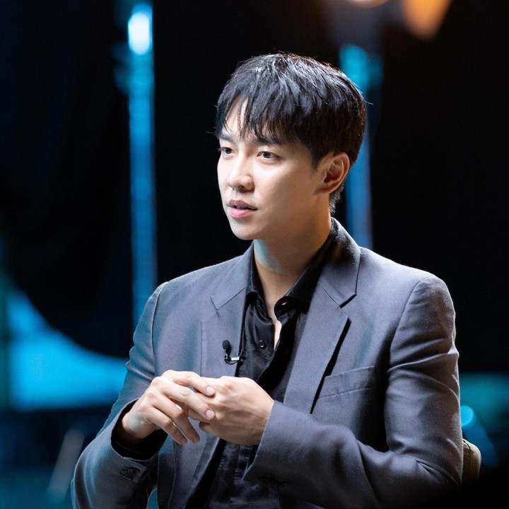 <p>Aktor Lee Seung Gi dikenal cukup berprestasi saat duduk di bangku sekolah. Bintang drama <em>Mouse</em> ini pernah dua kali terpilih sebagai presiden di SMA Sangkye. Saat masih SMP, Lee Seung Gi juga sempat menjadi Ketua OSIS. (Foto: Instagram @leeseunggi.official)</p>