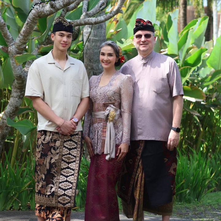 <p>Eddy diketahui tengah menempuh pendidikan di University of Groningen (UG), Belanda. Setelah melepas sang putra untuk merantau, Maudy baru-baru ini mengungkapkan perasaannya melalui unggahan di media sosial.&nbsp;(Foto: Instagram @maudykoesnaedi)</p>