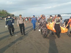 Terungkap, Mayat Membusuk di Pantai Air Kuning WN Polandia yang Hilang